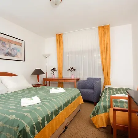 Hotel Chotol Horomerice