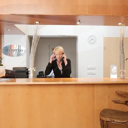 Отель Chotol 3*